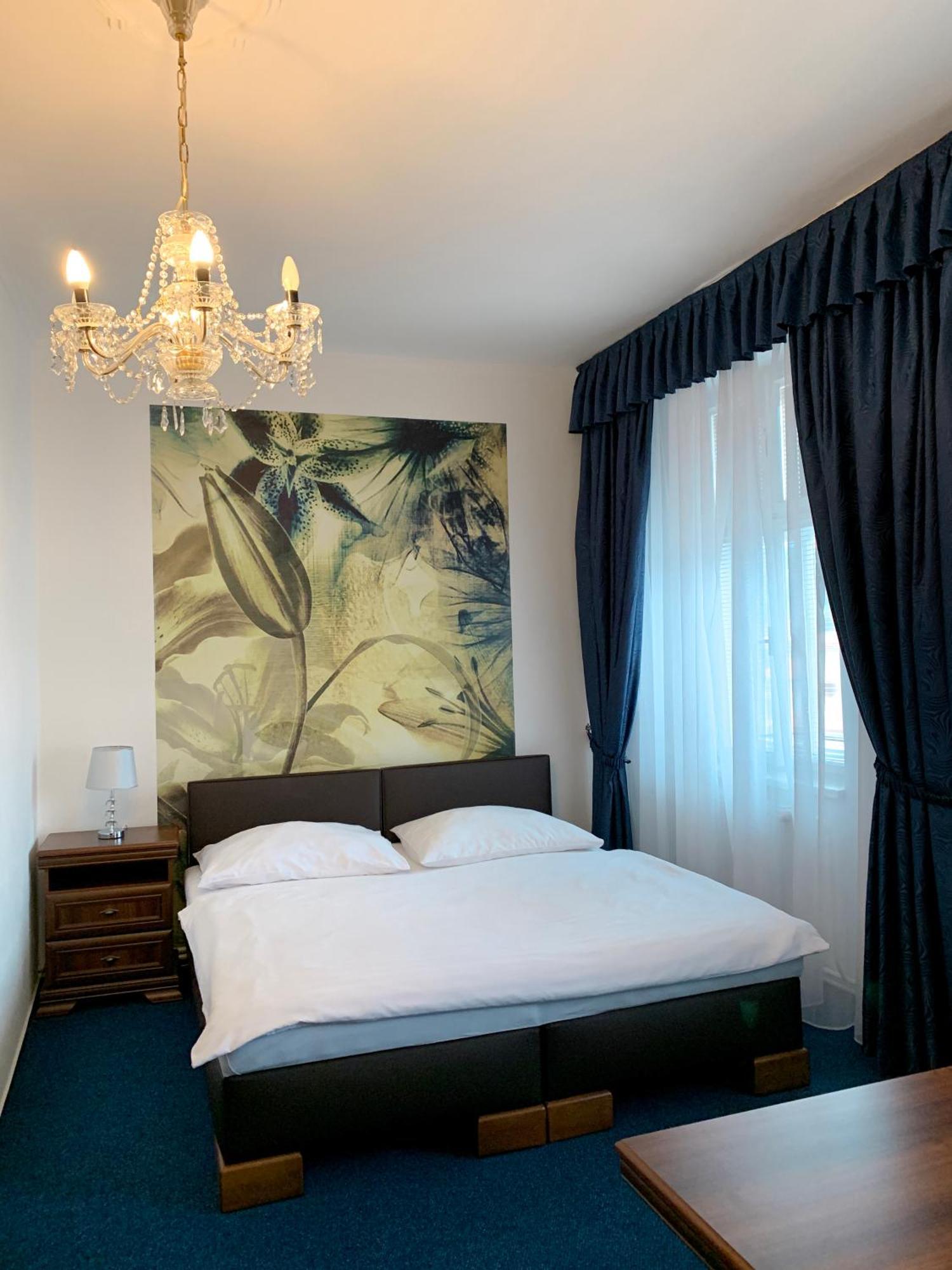 Hotel Růžek Hranice  Buitenkant foto
