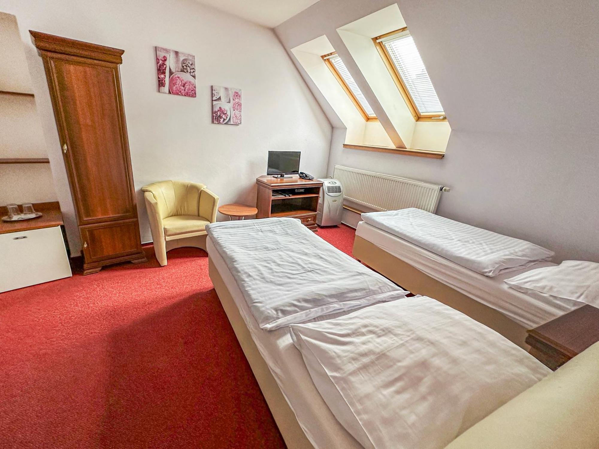 Hotel Růžek Hranice  Buitenkant foto