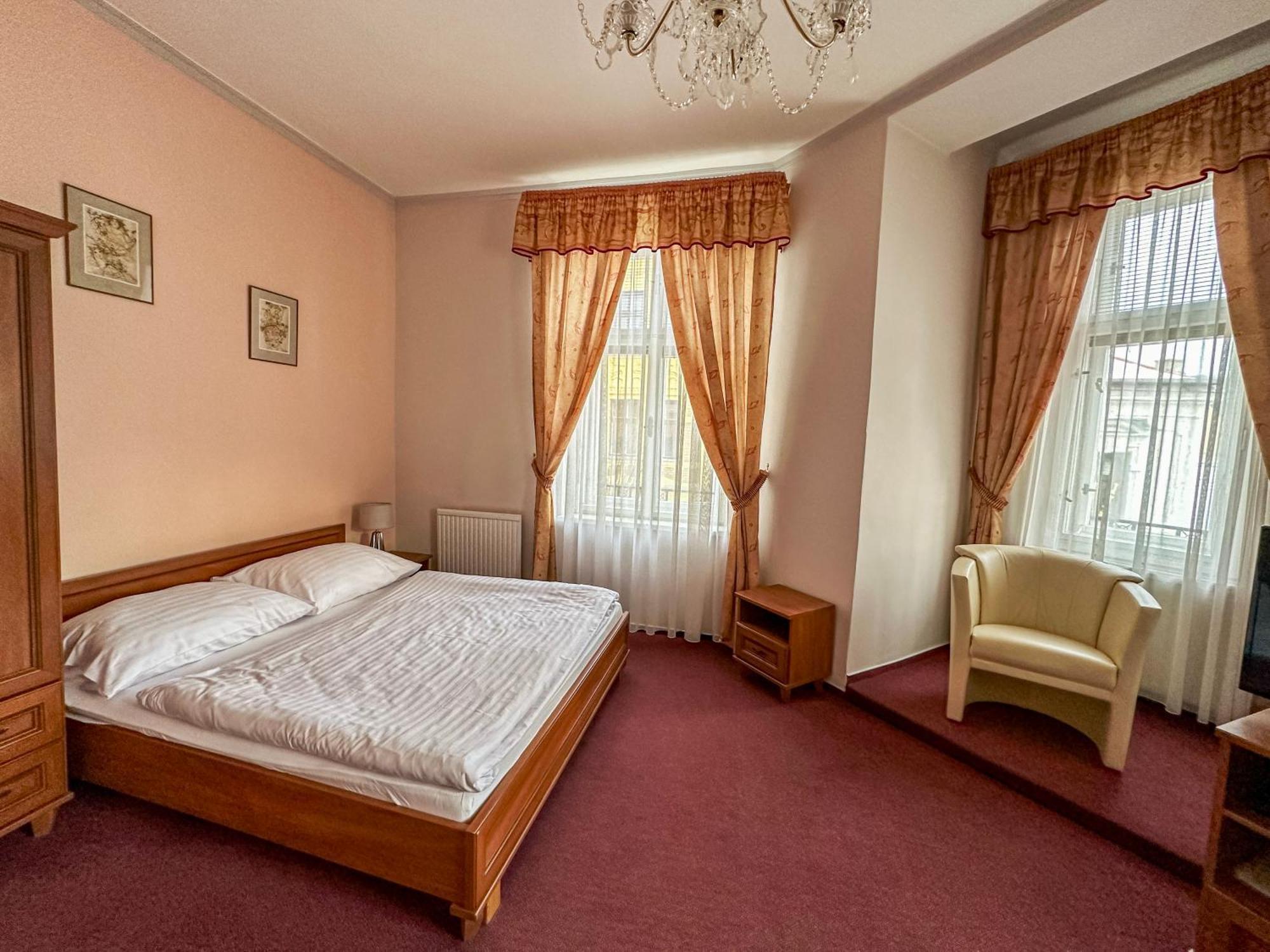 Hotel Růžek Hranice  Buitenkant foto