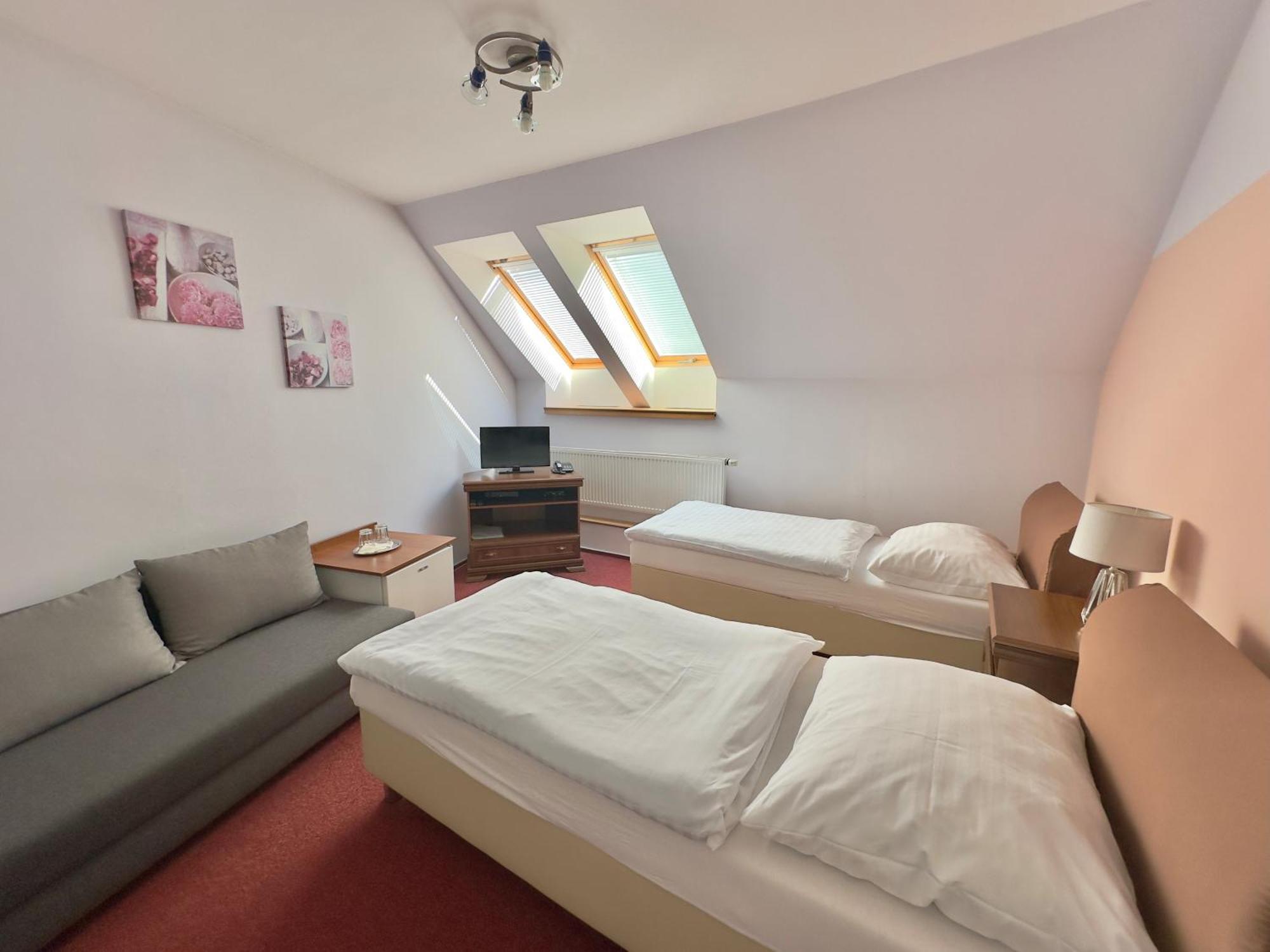 Hotel Růžek Hranice  Buitenkant foto