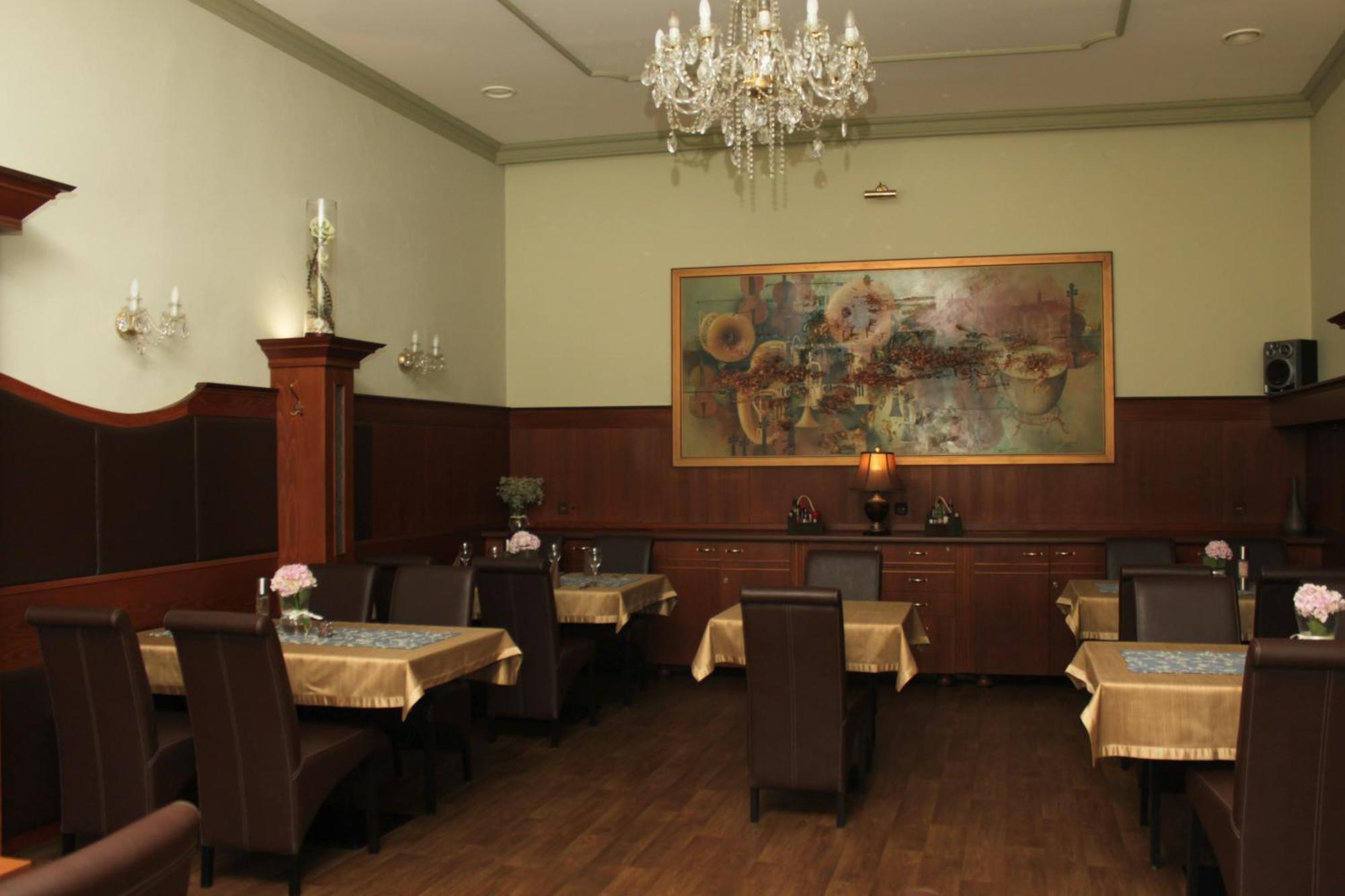 Hotel Růžek Hranice  Buitenkant foto