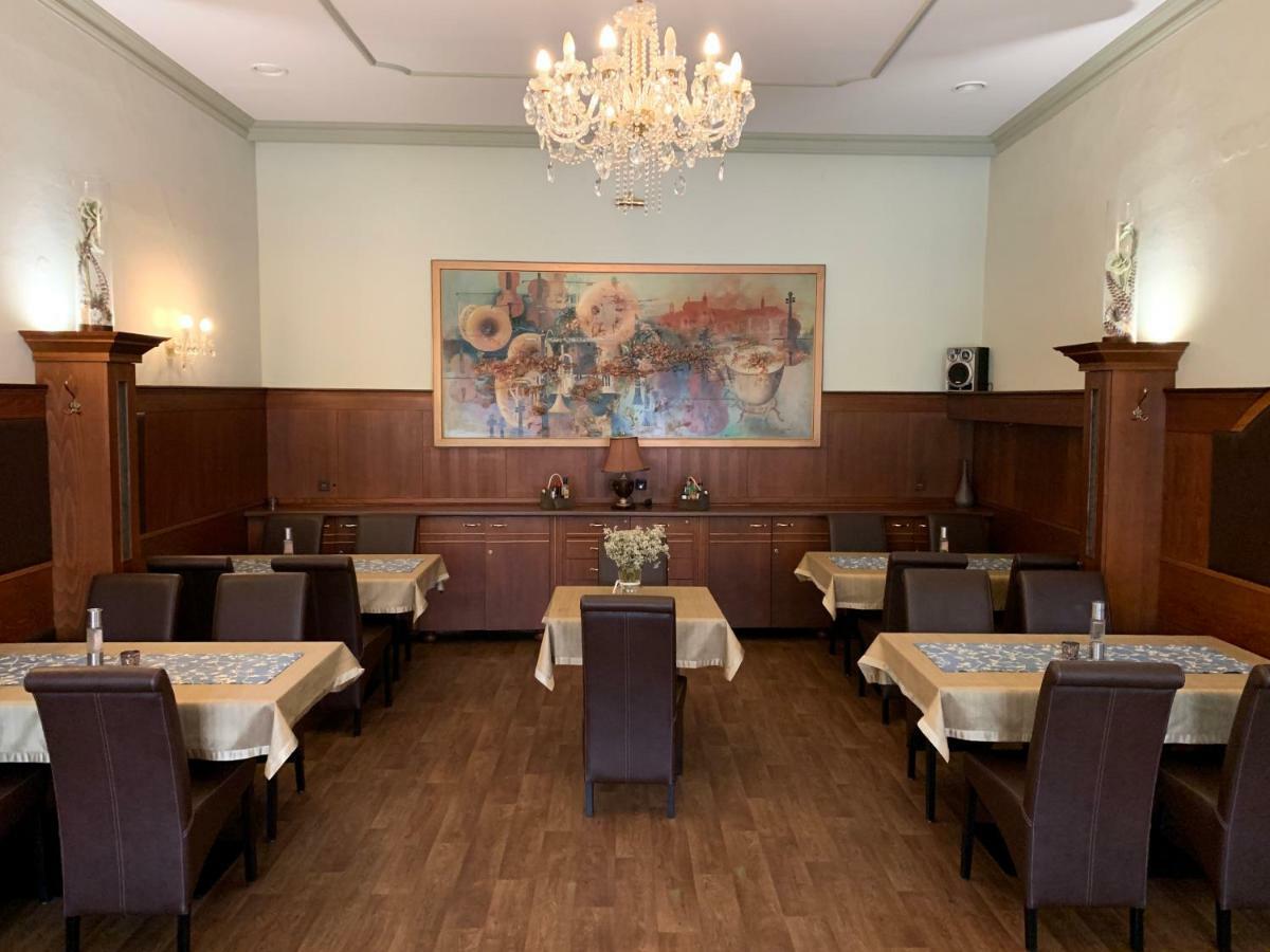 Hotel Růžek Hranice  Buitenkant foto